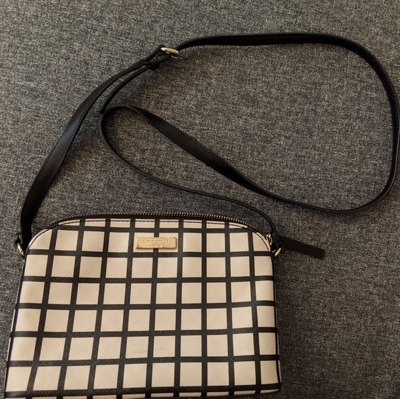 Windowpane Pattern Crossbody Bag - Picture 5 of 8
